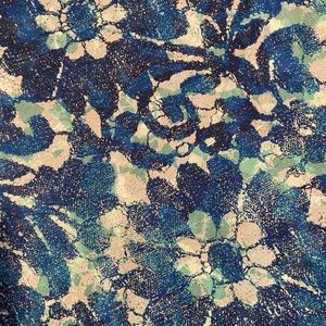 NEW...Oversized scarf/light wrap